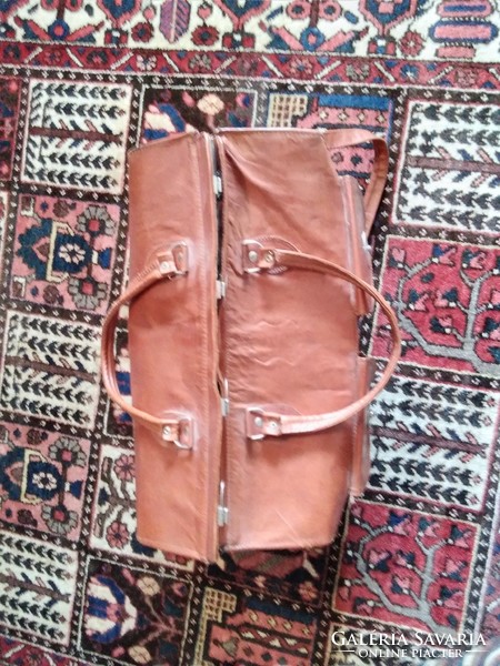 Vintage leather travel bag