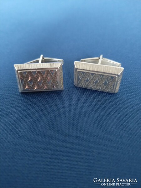 In a Juwel cufflink box