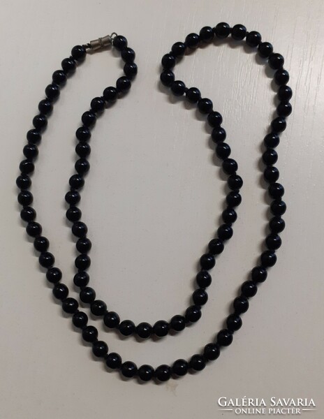 Régi fekete onix nyaklánc szép biztonságos csavaros kapcsolóval