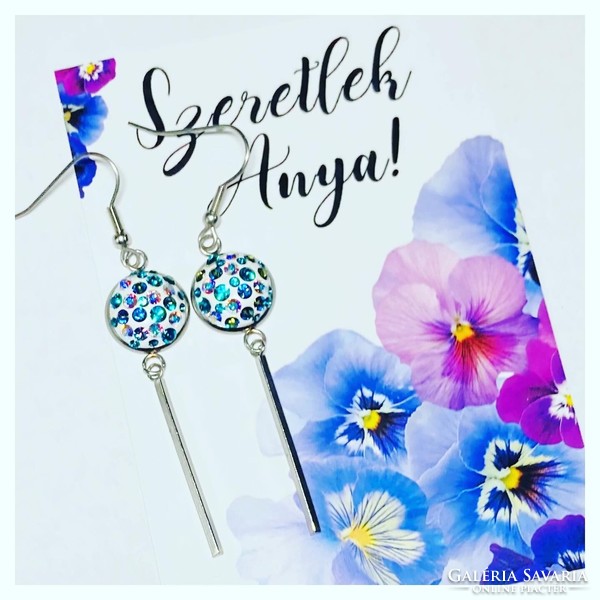 Dangling earrings with Swarovski crystals in a special color in a stainless steel socket!