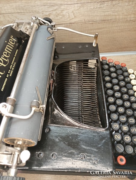 Antique typewriter smith premier 10-a /1908