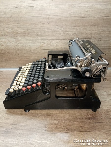 Antique typewriter smith premier 10-a /1908