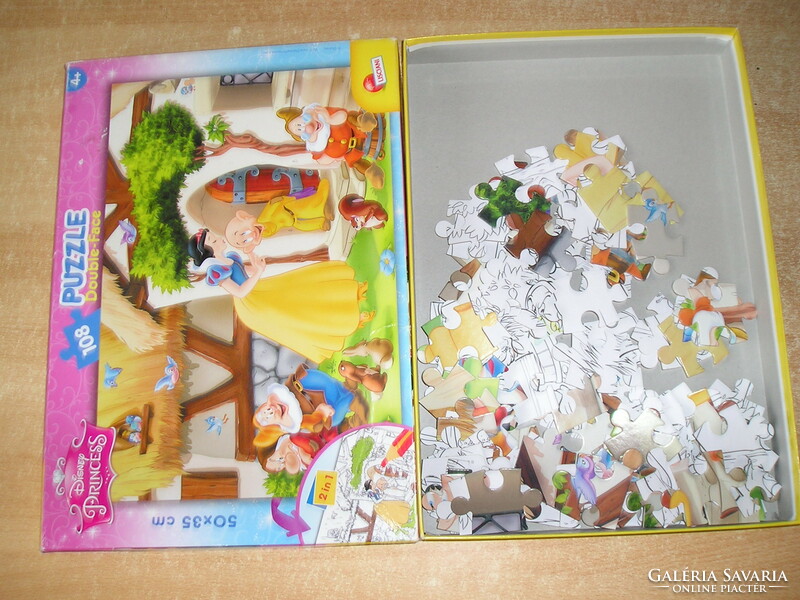 Jigsaw puzzle, 3 pieces together