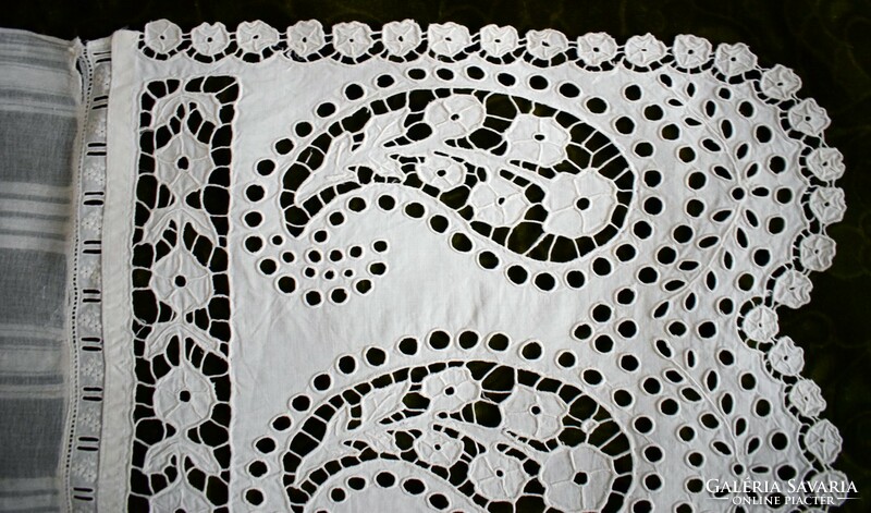 Madeira riselt lyuk hímzés futó terítő , asztal közép , dekoráció , függöny 142 x 44 cm