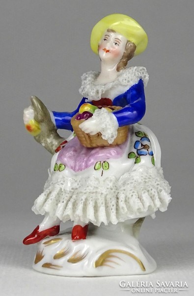 1M662 Antik Sitzendorf mini porcelán figura 7.5 cm