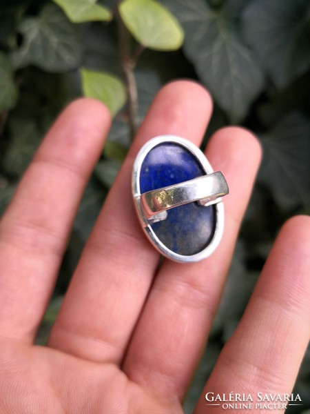 Large lapis lazuli stone, silver ring