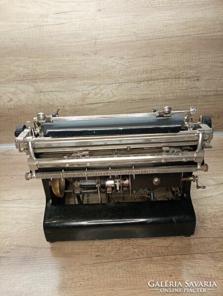 Antique typewriter smith premier 10-a /1908