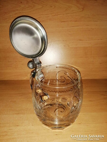 Ón fedelű német metszett üveg söröskorsó fél literes (b)