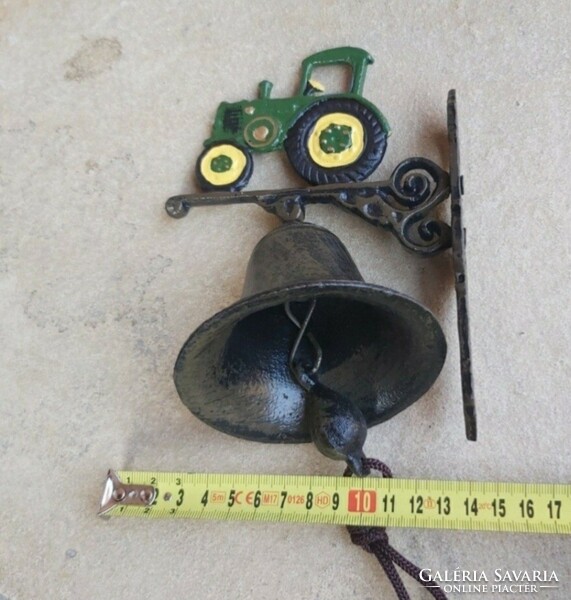 Cast iron tractor john deere tractor ringing pigeon bell, door decoration