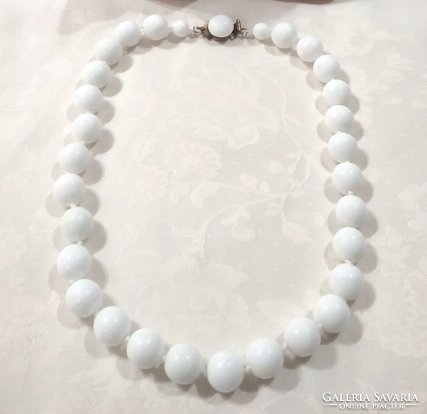 Old white milk glass necklace 44 cm