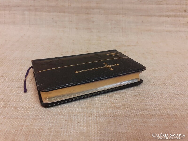 German-language prayer book with gilt edges in old preserved leather, 1895