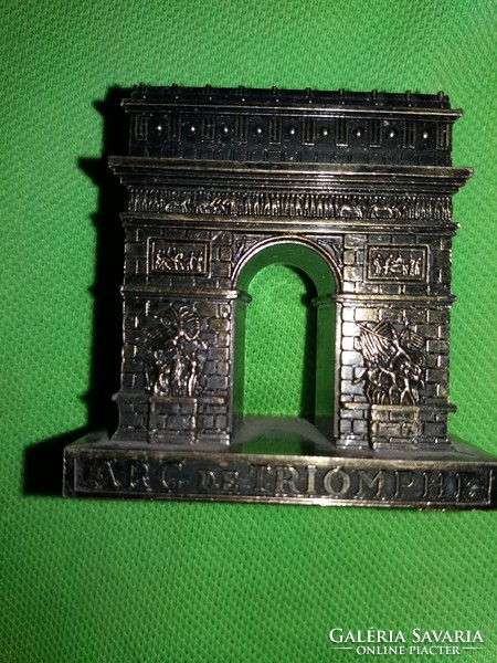 Régi fém -réz Párizs Francia emléktárgy A DIADALÍV mini szobor a képek szerint .