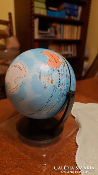 Earth globe small 10 cm rotatable precise positioning