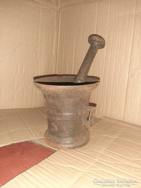 Cast iron mortar