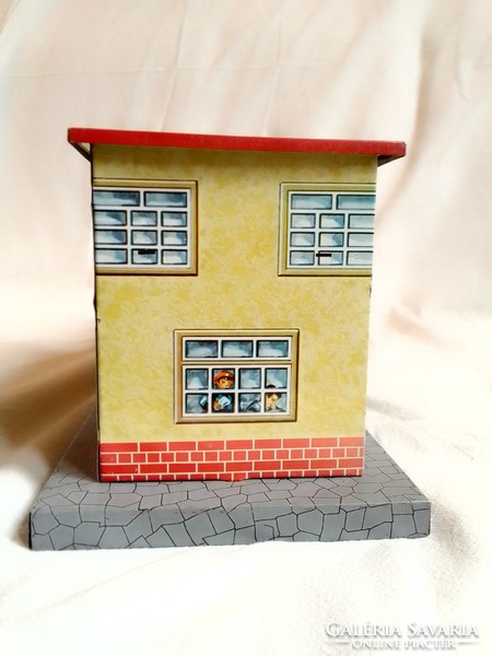 Old hwn 0 station railway station building waiting railway train model record game field table accessory