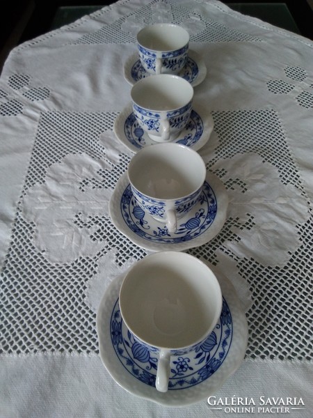Volkstedl Pastorale porcelán teás-capuccinós csészék, meisseni hagyma mintával.