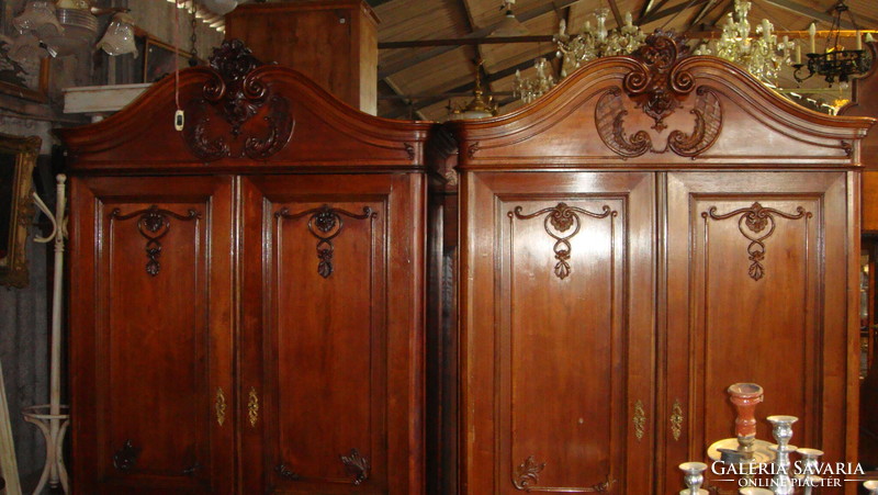 A pair of perfect two-door Viennese baroque wardrobes.