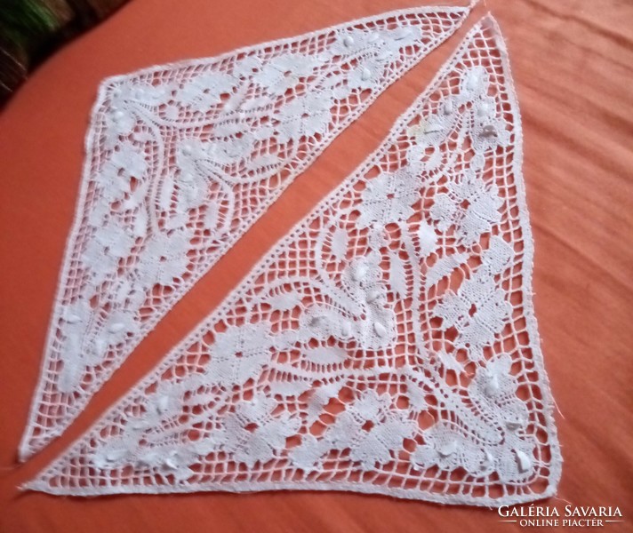 2 pcs of rare lace 43 x 30 cm. XX