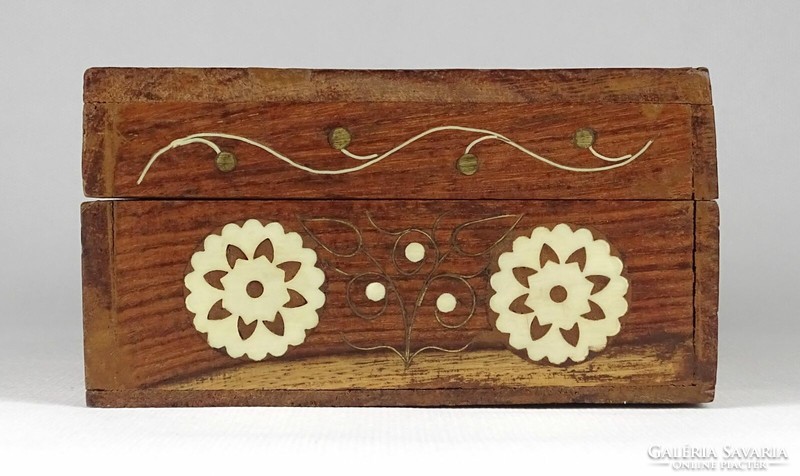 1M734 old hand carved teak wooden box