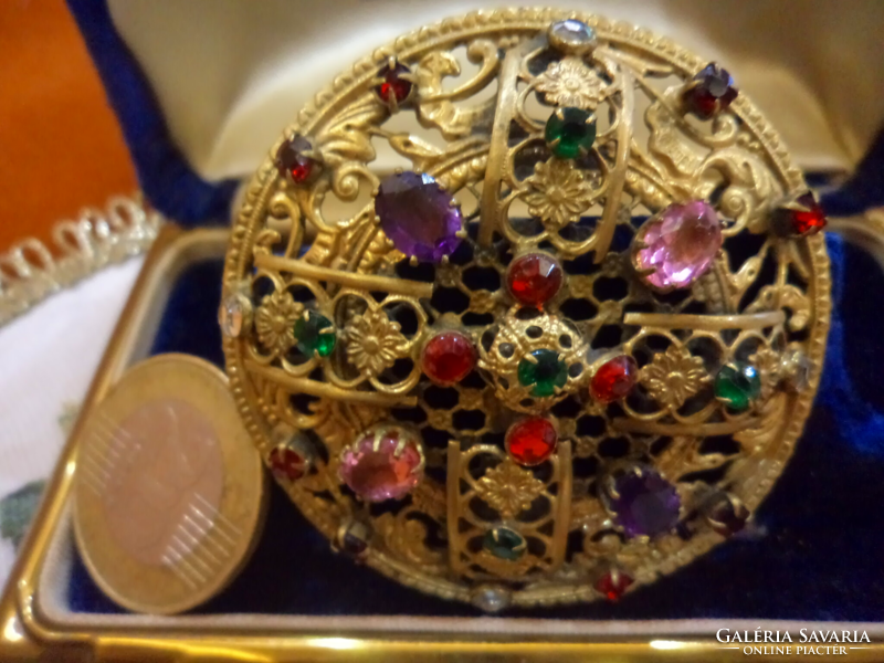 Antique goldsmith's brooch