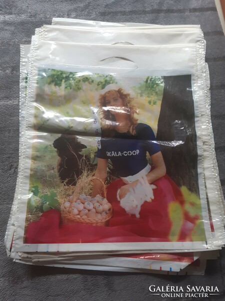 Scale advertising bags