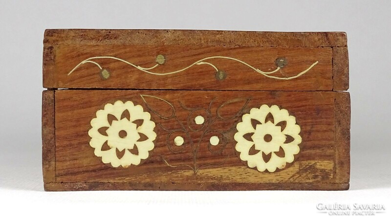 1M734 old hand carved teak wooden box