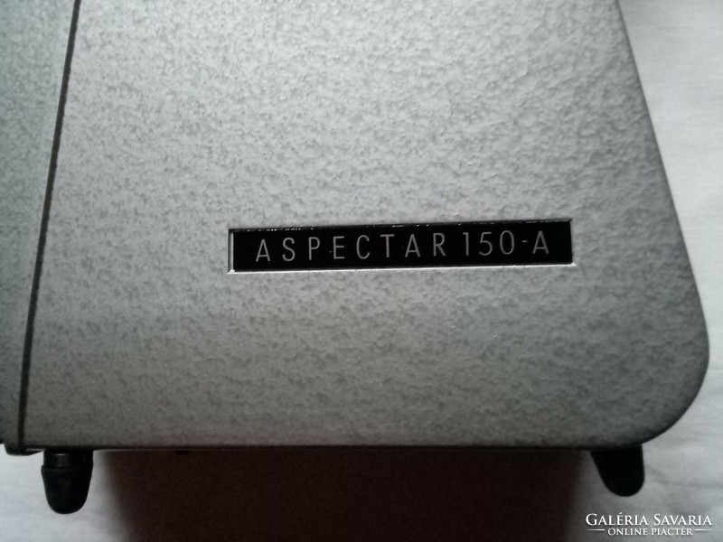 Pentacon aspektar 150 is the slide projector
