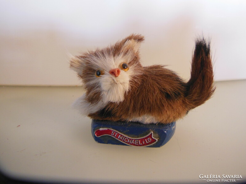 Cat souvenir - real fur - 6.5 x 4 x 4 cm - flawless