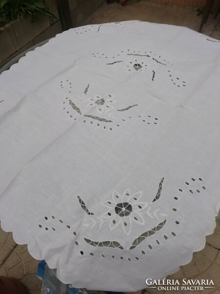 Old very beautiful tablecloth needlework 4