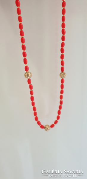 Special color red glass necklace