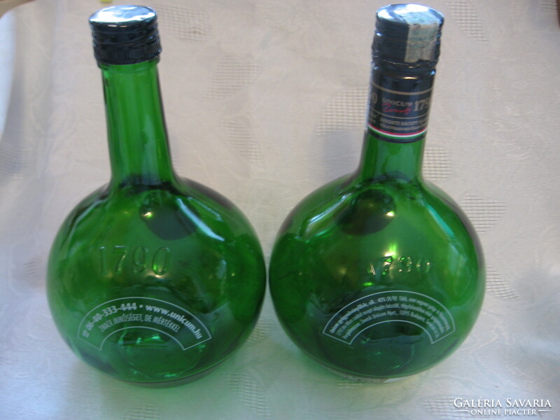 Régebbi Unicum üveg