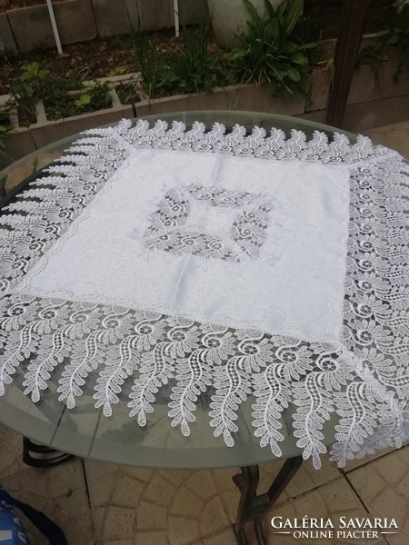 Old very beautiful tablecloth needlework 3