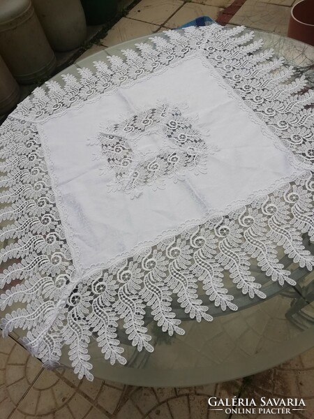 Old very beautiful tablecloth needlework 3