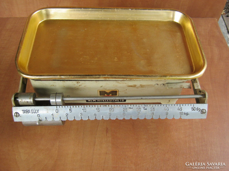 Hódmezővásárhely push-weight household scale is an old piece of nostalgia