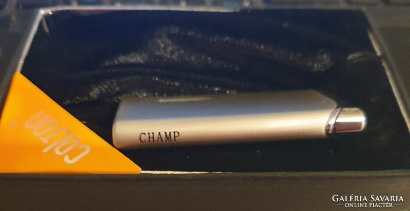 Colton champ elegant, narrow storm lighter, chrome lighter in its own box