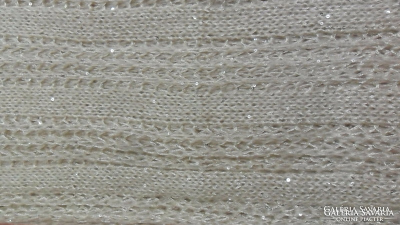 Puha, meleg , laza kötésű széles körsál ( 144 X 36 cm )
