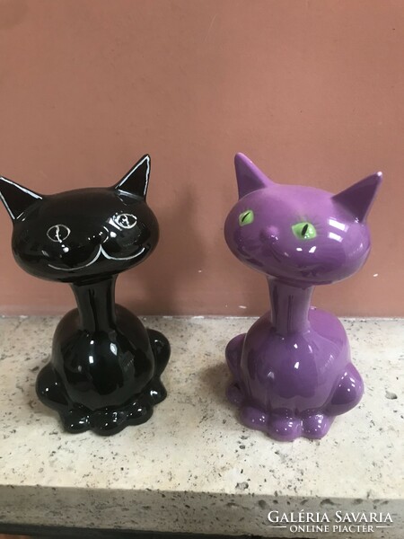 Porcelain cats, bushings