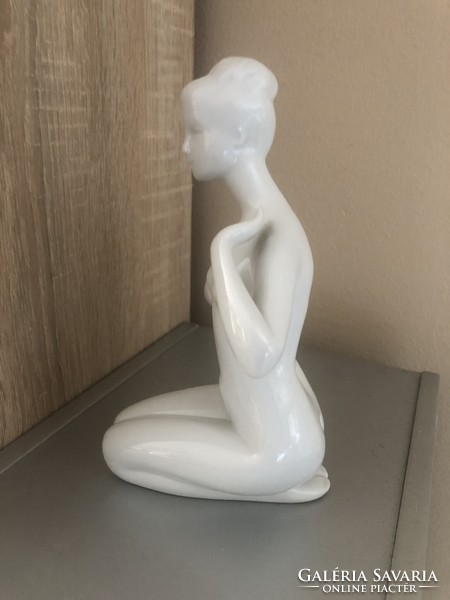 Royal Dux női akt porcelán szobor nagyon ritka.