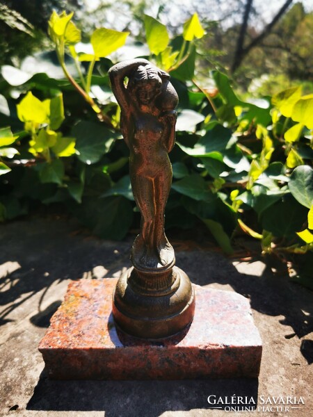 Nude with jar, sculpture