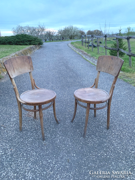 2 db jelzett Thonet szék