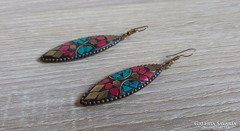 Copper earrings inlaid with mineral mosaic
