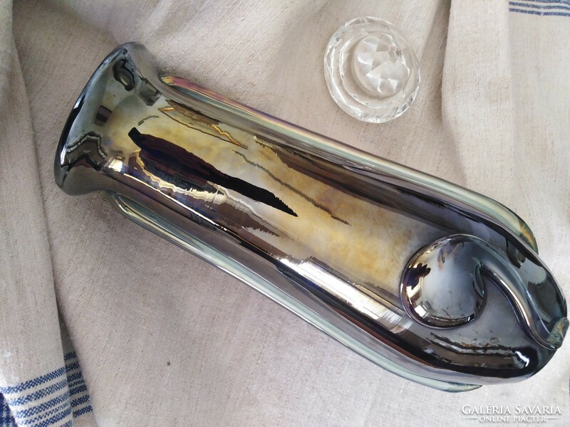 Glass vase with metallic effect, iridescent glaze