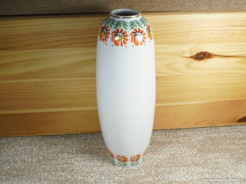 Retro jelzett Hollóházi porcelán festett váza virág motívummal virág mintás - Hollóháza