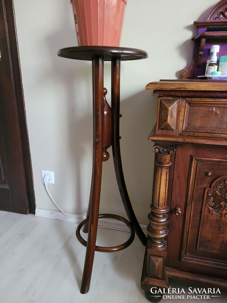 Thonet posztamens, virág tartó