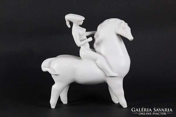 Amazon on horseback. Hollóházi porcelain factory. - 50240