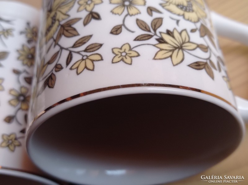 2 flawless retro Chinese mugs with skirts