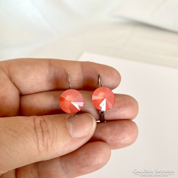 Salmon pink vintage drop earrings, the jewelry is from the 1980s, made of glass beads