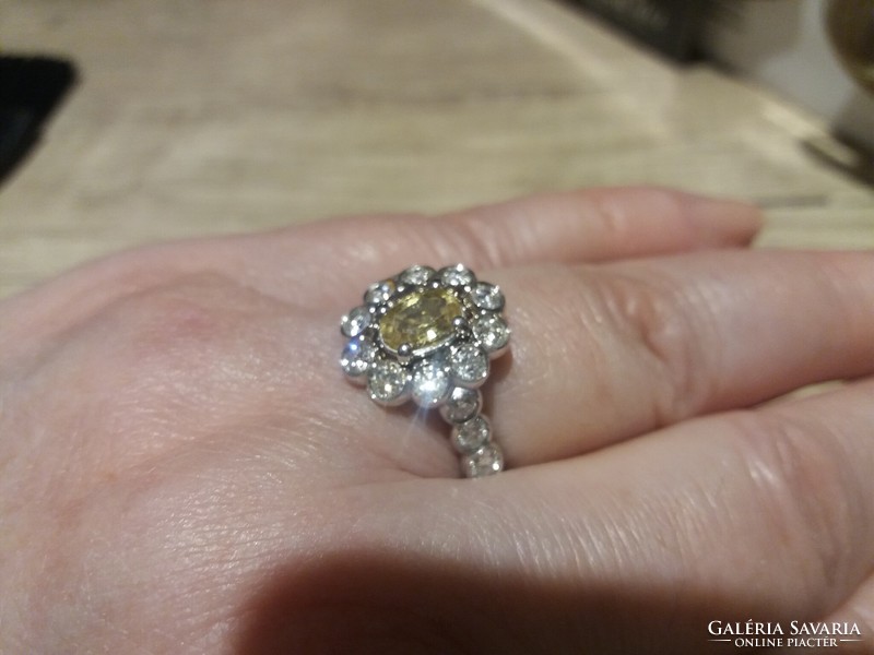 2.89 ct Gyémántokkal-Zafír gyűrű 18 kr.Igazolással