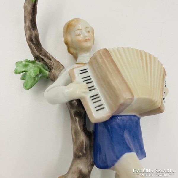 Úttörő lány harmonikával, gyűjtői ritka Herendi porcelán figura szocreál propaganda