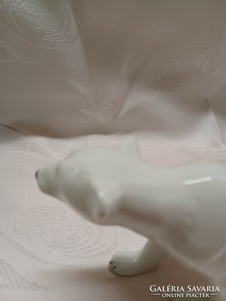 Porcelán jegesmedve